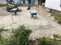 砕石敷きこみ状況