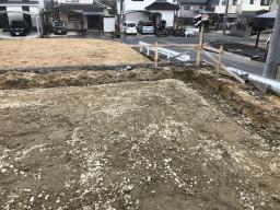 砕石敷きこみ状況