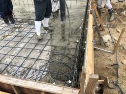 コンクリート打ち込みの様子