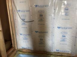 気密シートで表面を張ります